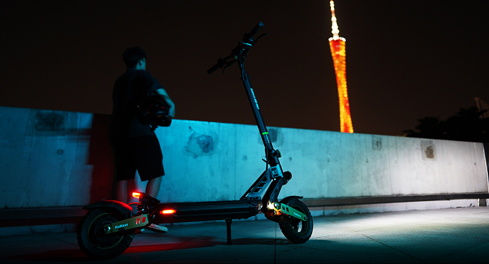 KuKirin G2 Max Electric Scooter 10 Inch Off-road Tires 1000W Motor 55Km/h Max Speed 48V 20Ah Battery 80km Range 120KG Max Load Detachable Seat Adjustable Height